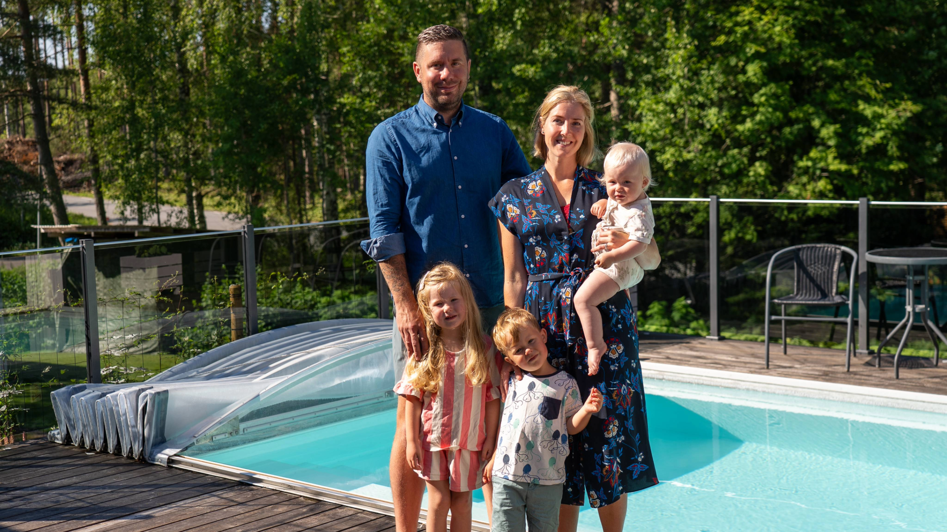 solpaneler med batterilagring i åsbro